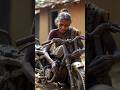 ek dadi maa mitti se bike bna Rahi hai/amazing wooden sculpture art work dadi maa #murti #shortvideo