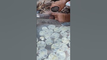 Thumbnail of Teknik, Skill dan Alat Cerdas Sederhana untuk Membuat Keripik Emping Melinjo - Keunikan Desa #shorts