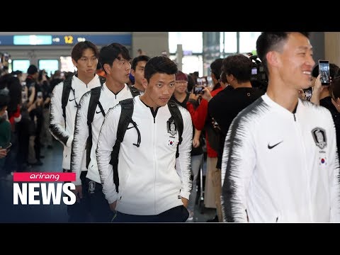 S. Korean men's football team embarks on journey to N. Korea for world cup qualifier