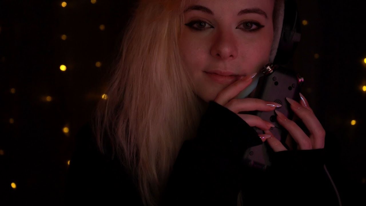 ASMR | close up Whispering, Breathing & light Tapping