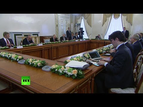 Путин проводит встречу с руководителями мировых информагентств