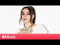 Capture de la vidéo Charli Xcx: 'Crash,' Legacy Of Sophie, And Major Label Record Decisions | Apple Music