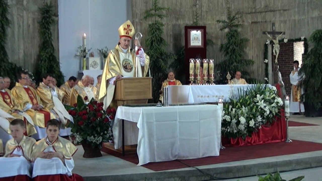 Uroczystość Wmurowania Kamienia Węgielnego w Kościele Parafialnym w Gołkowicach - 2013r cz. 1z3