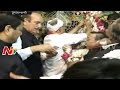 Ghulam Nabi Azad, Digvijay Singh, offer Dhatti at Bibi-Ka-Alam