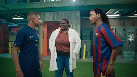 Amazing New Nike World Cup 2022 Advert with all legends (R9 , CR7, Ronaldinho and Mbappe) - DayDayNews
