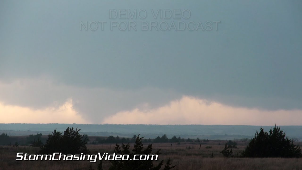 4/8/2015 Medicine Lodge, KS Tornado and Supercell Time Lapse