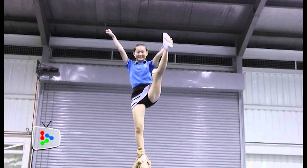 Learn to Cheer! Episode 5 Quick toss mount with cartwheel dismount