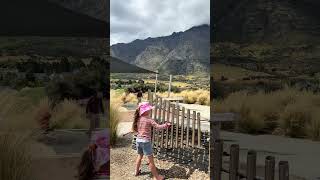 Música linda filha -Queenstown- The Remarkables como seu expectador
