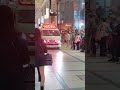 警備員の誘導で戎橋商店街を救急車が緊急走行!