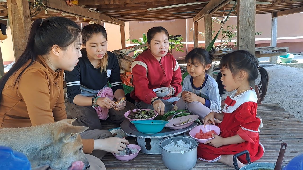 แกงหน่อไม้กินข้าวเที่ยง