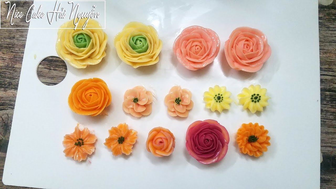 Cách Bắt Hoa Kem Bơ Đơn Giản Với Đuôi 104 - How to Make Buttercream Flower with Tips 104