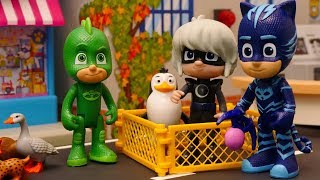 PJ Masks Toys saves the Animals from Luna Girl