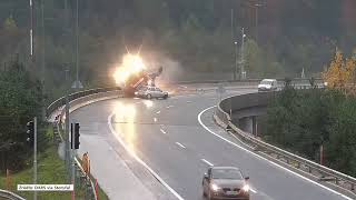 Wstrząsające nagranie z wypadku na obwodnicy Lublany  13.11.19 video screenshot 3
