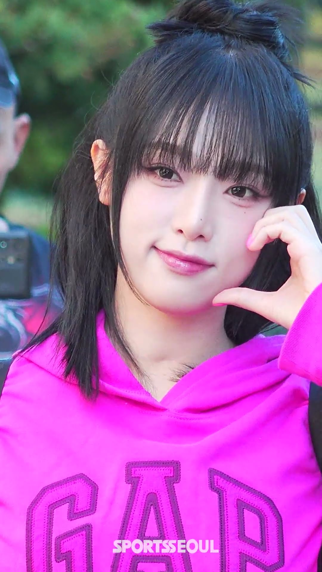 최예나, 스트릿 패션도 귀엽게