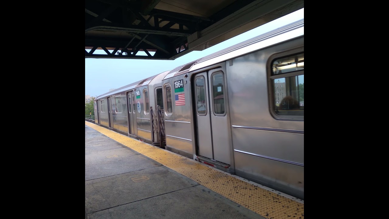 IRT PELHAM: R62A 6 ARRIVING PARKCHESTER (AUGUST 8, 2021)
