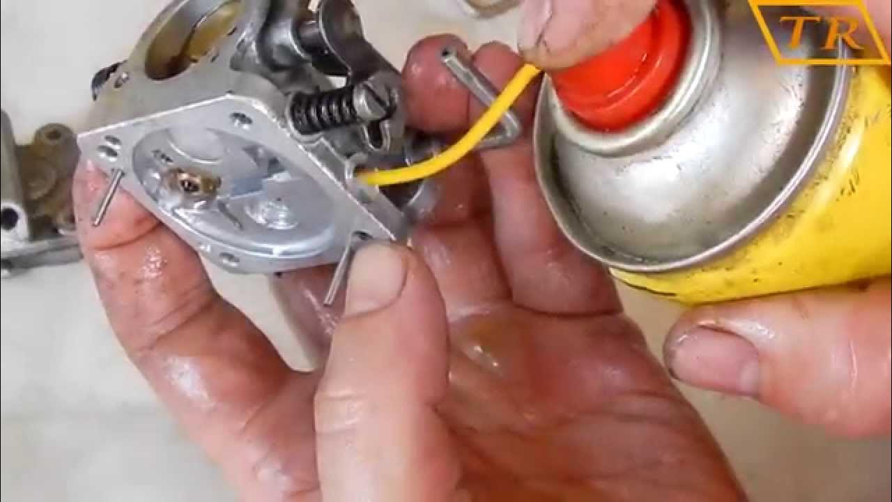 Карбюратор триммера не закачивает бензин. Бензопила партнёр 350 шланги топливам. Карбюратор бензопилы партнер. Не закачивает бензин в карбюратор бензопилы. Китайская бензопила хускварна 4500.