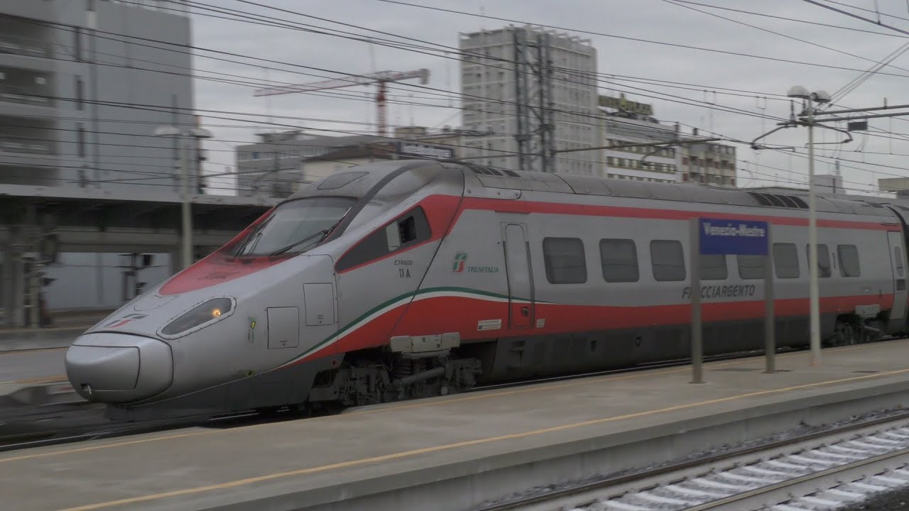 2017-12-10 Venezia Mestre 5/10 - Arrivi, partenze e manovre nello scalo veneto