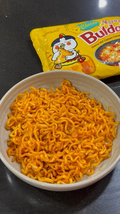 Buldak Cheese Hot Chicken Ramen #samyang#buldak #youtubeshorts#buldak#ramen#spicy#noodles#shorts