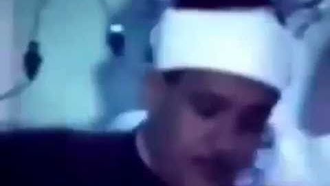 مقطع نادر -- تأثر الشيخ عبد الباسط عبد الصمد بالقارئ محمد رفعت