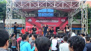 Zombie vs Plants - Trick or Treat