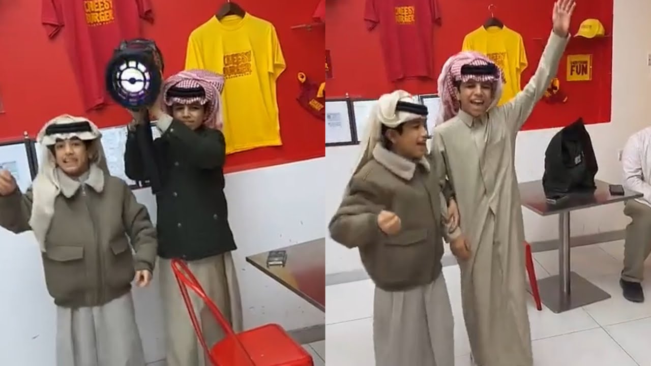 احمد والكاشف جايبين سماعة وقلبوها لعب داخل المطعم 😂😂 