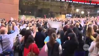 One Direction in Sydney the Fans Go Wild! Crowd of Fans Go Crazy in Australia