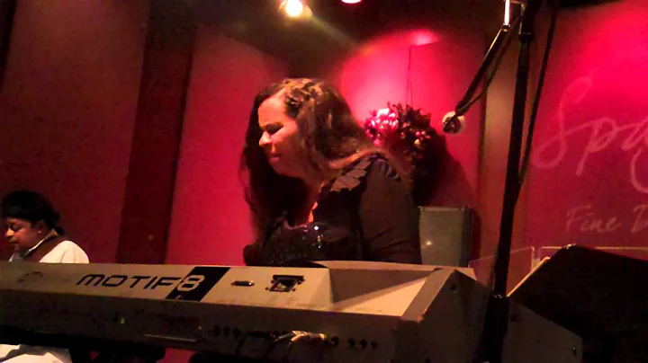 Gail Jhonson performs Dee's Dance live at Spaghett...