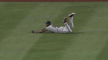 ATL@SD: B.J. makes an excellent diving catch in 6th