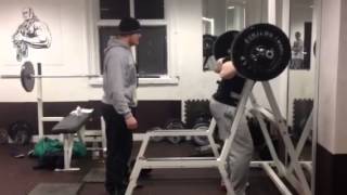 200Kg Beltless Squat