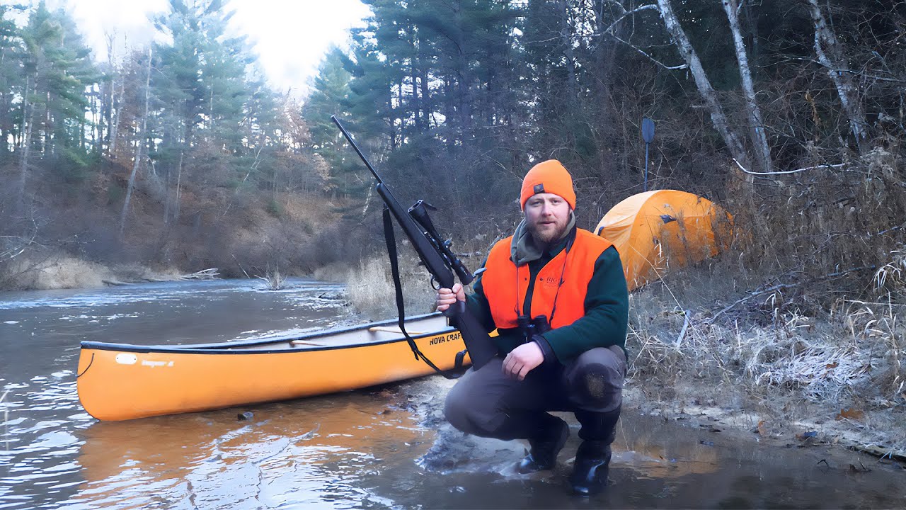 Охота на белохвостого оленя с лодки-каноэ – осенний кемпинг.