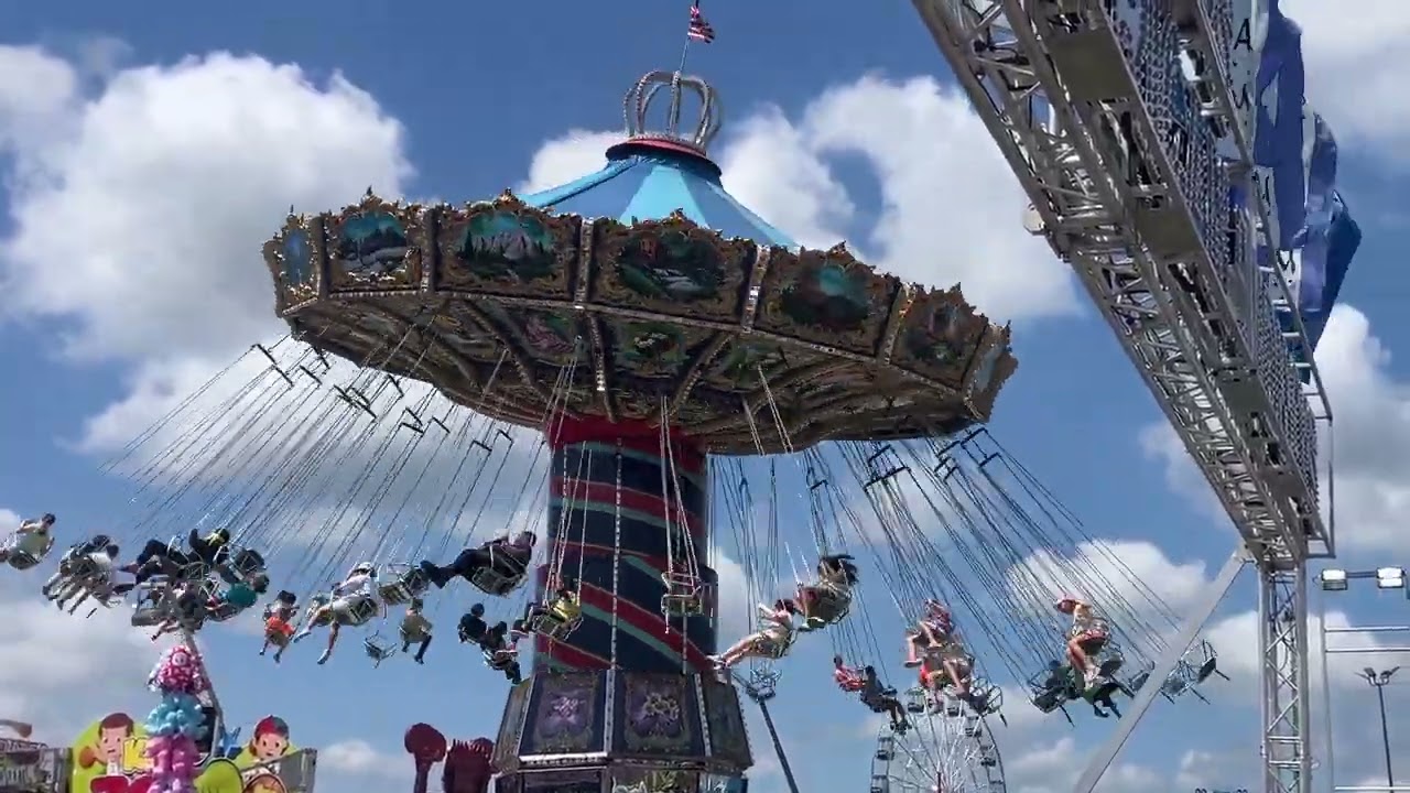 Wave Swinger At The Montgomery County Fair