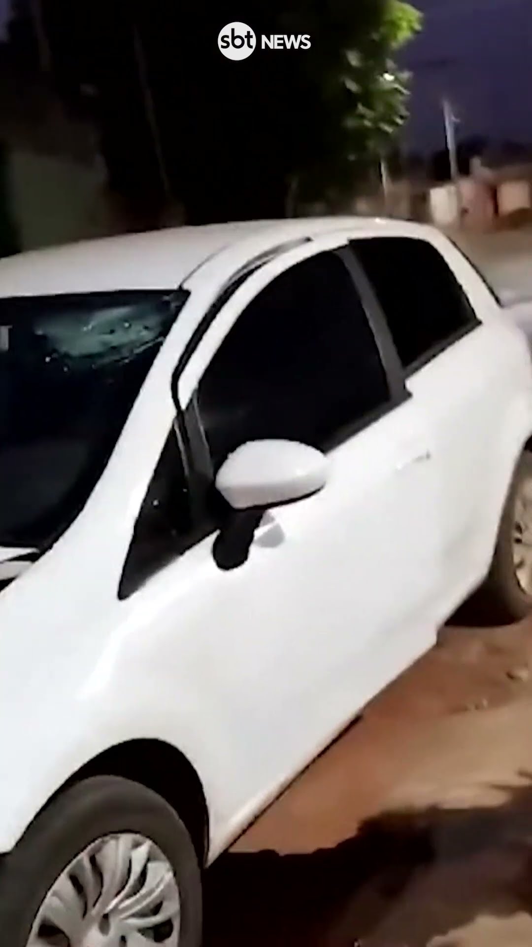 Mulher é presa por tentar matar esposa grávida do amante