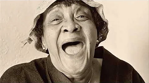 COMEDY: MOMS MABLEY "I GOT SOMETHIN' TO TELL YOU"
