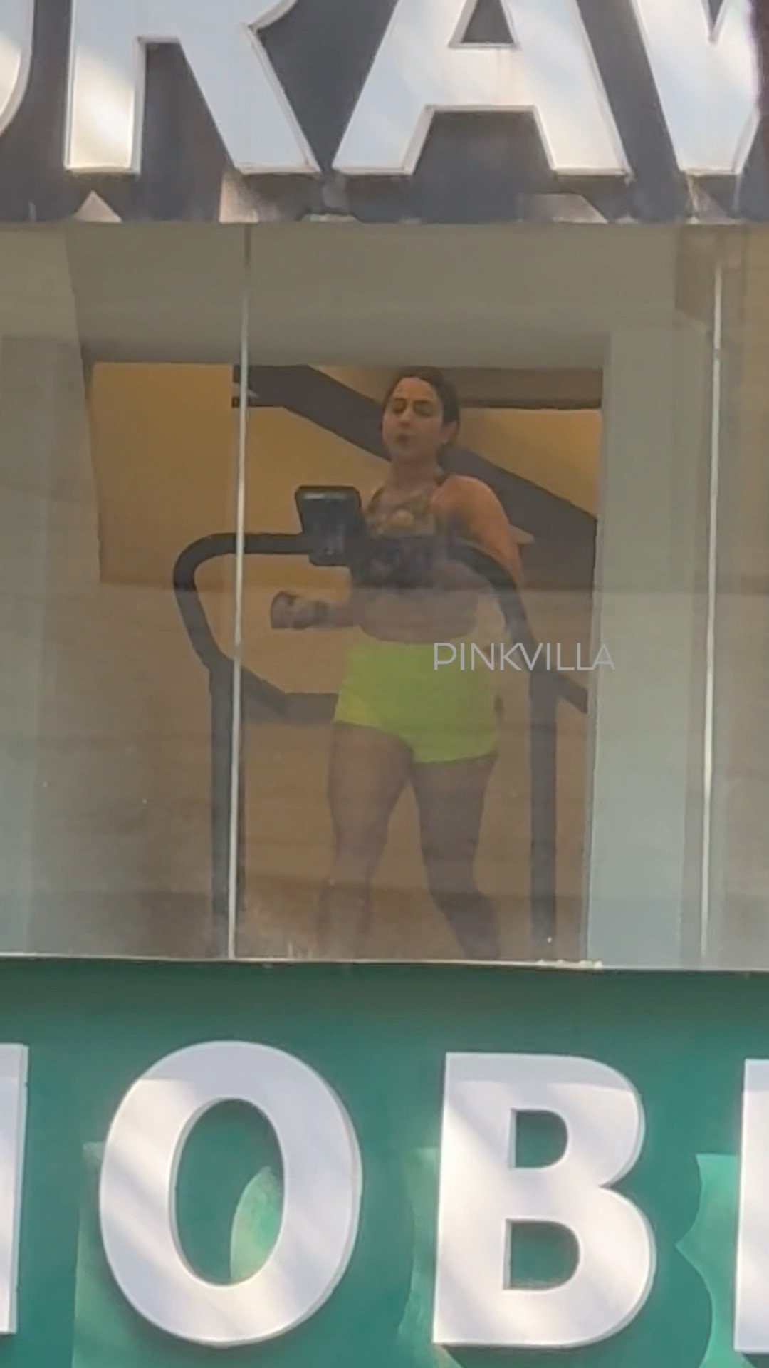 Sara Ali Khan Giving All Of Us Fitness Motivation? #shorts #bollywood #gym #saraalikhan