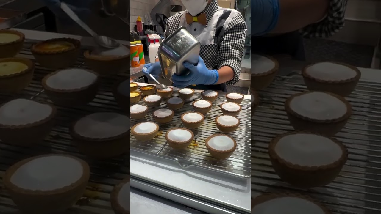 Why Everyone Lines Up for This Dessert in Osaka 🍰🇯🇵 | Japan Street Food 