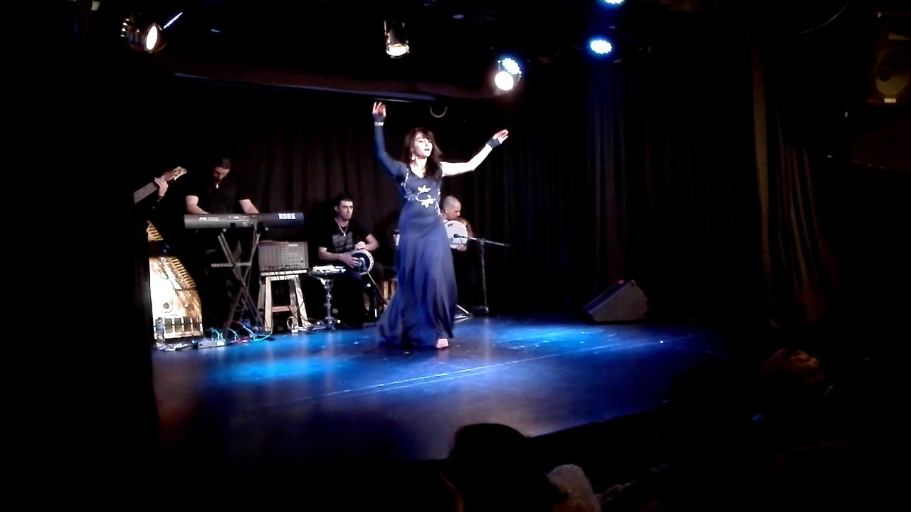 Gabriella Netto - Akdib Aleek junto a la Orquesta Gaston Chaade