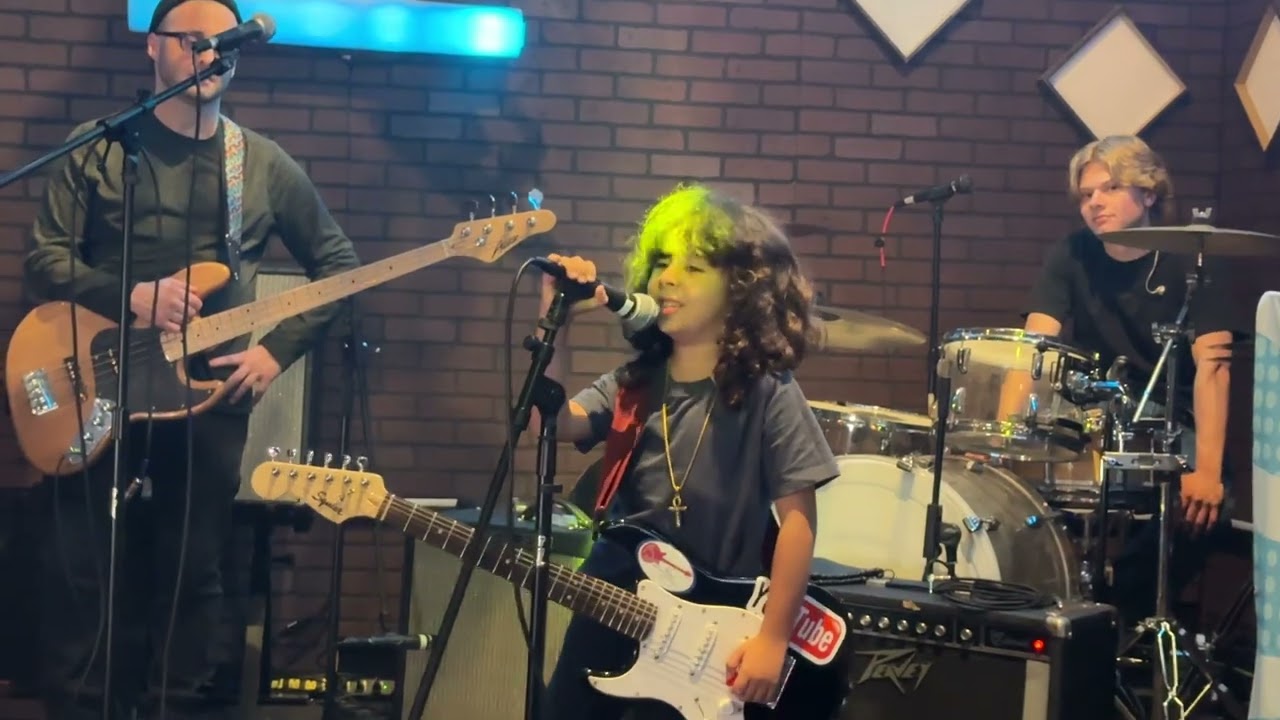 When I come around - Green Day -  Marco -  6 years old 