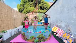 3 Girls Just Dance Seven Rings In Swimming Pool