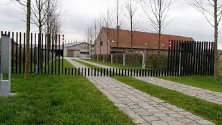 Famous Minimalist Rising Pole Gate Profile