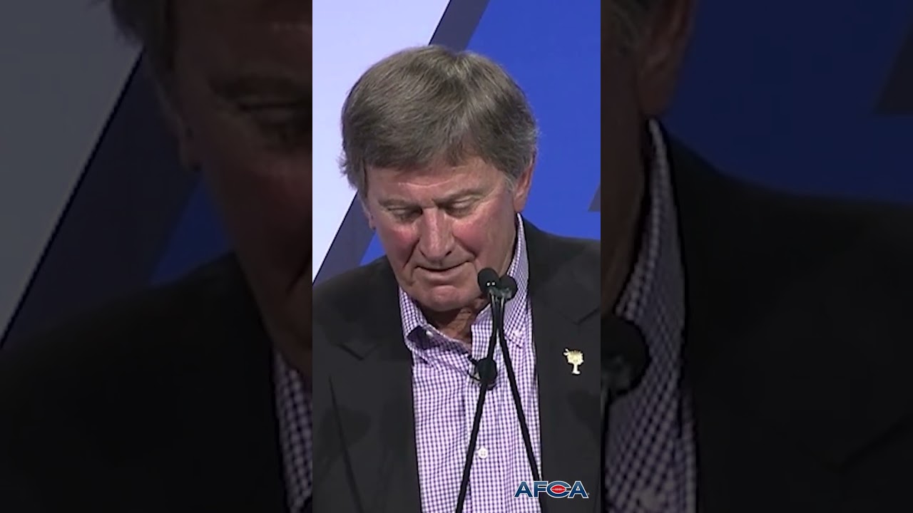 Steve Spurrier - Wore his legendary visor to be different.