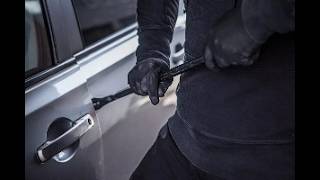 Watch how 'car hijackers' robbed man on a busy highway and escaped unnoticed | Asemsebe