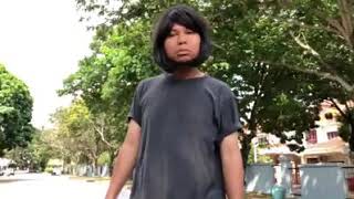 Jangan cepat menilai orang dari pakaian nya