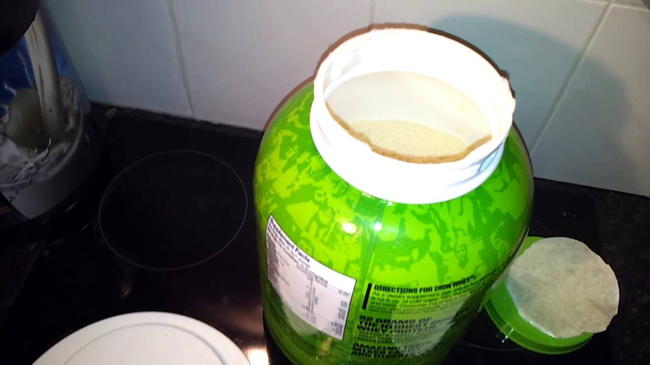 Протеин Arnold Iron Whey opening