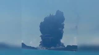 HUGE ERUPTION OF UNDERWATER VOLCANO (TODAY - January 14 2022) - Hunga Tonga Volcanic Island - Tonga