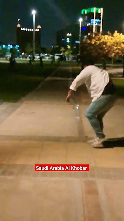 Saudi Arabia Al Khobar Park Cricket Playing #cricket #alkhobar #saudiarabia