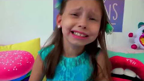 Stacy aprende a Ser Popular en la Escuela y a hace...