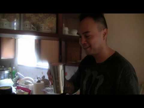 making-a-healthy-smoothie-(using-vitamix-blender)-healthy-living-recipes