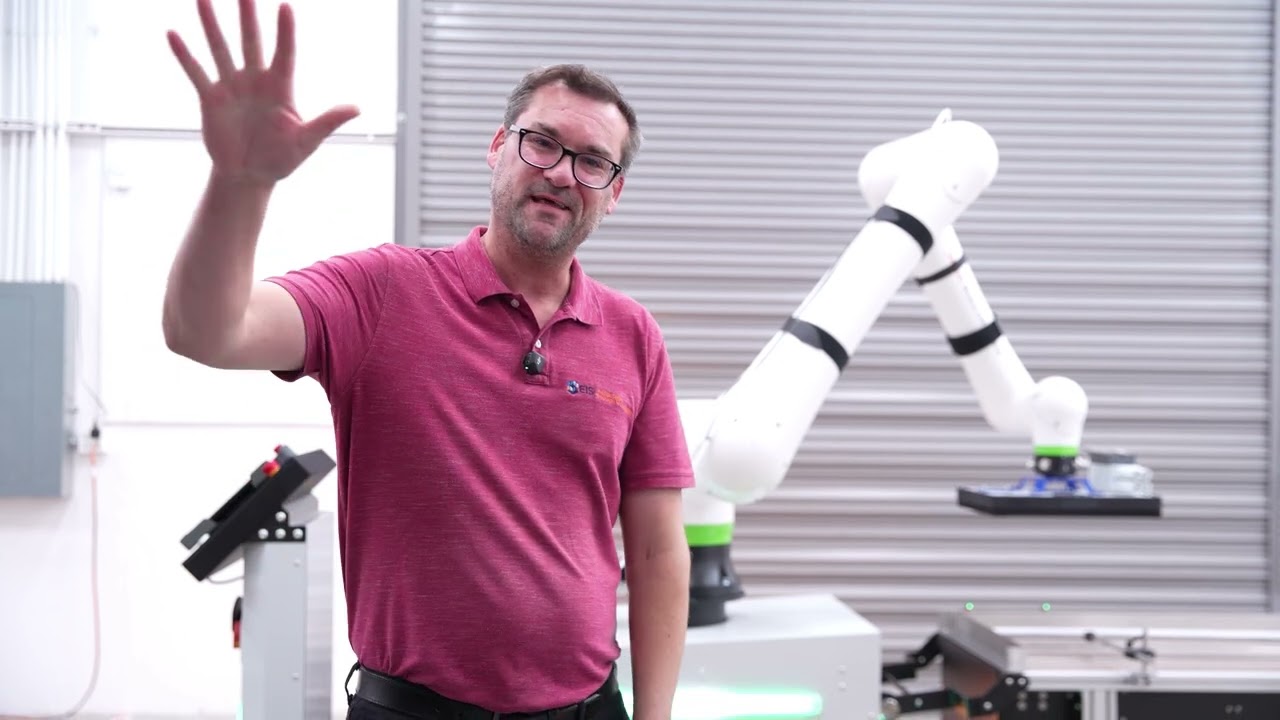 Compact End-of-Line CoBot Palletizing