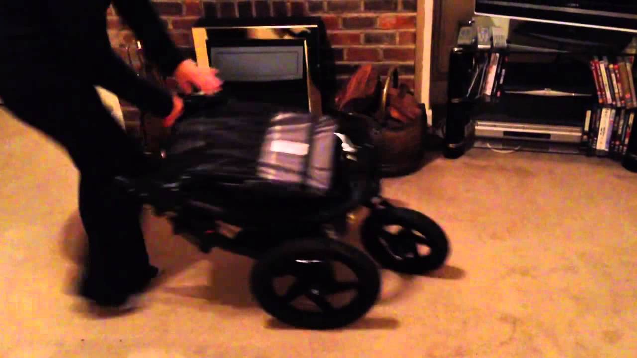 collapsing a bob stroller