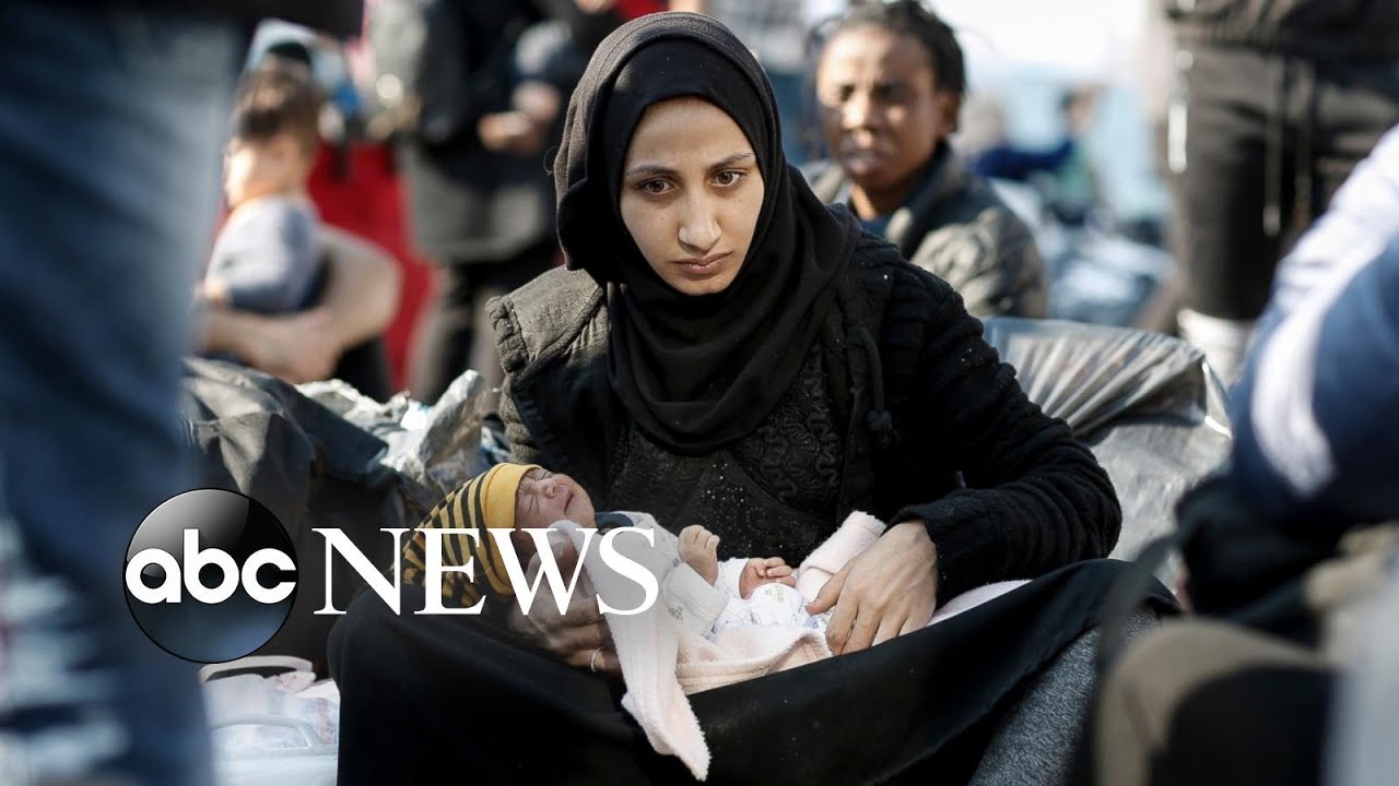 Syrian refugees, Protests in Chile, Texas tornado: World in Photos, Oct. 22